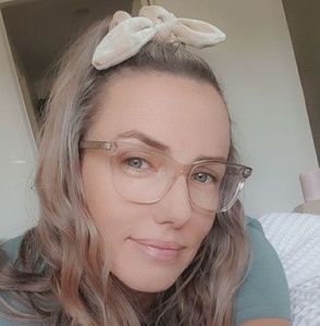 Meet your Posher, Elyse